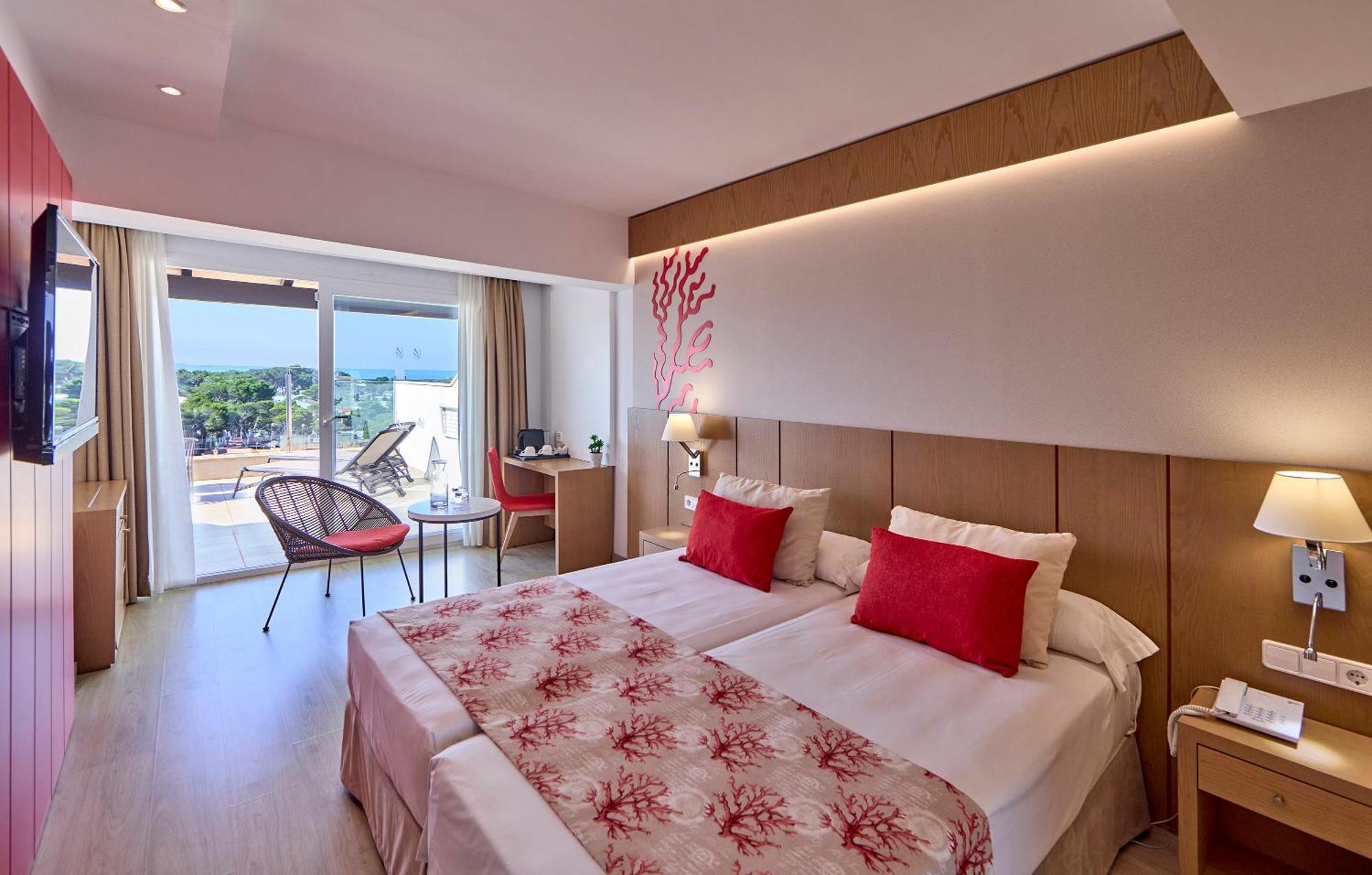 Universal Hotel Perla S'Illot  Esterno foto