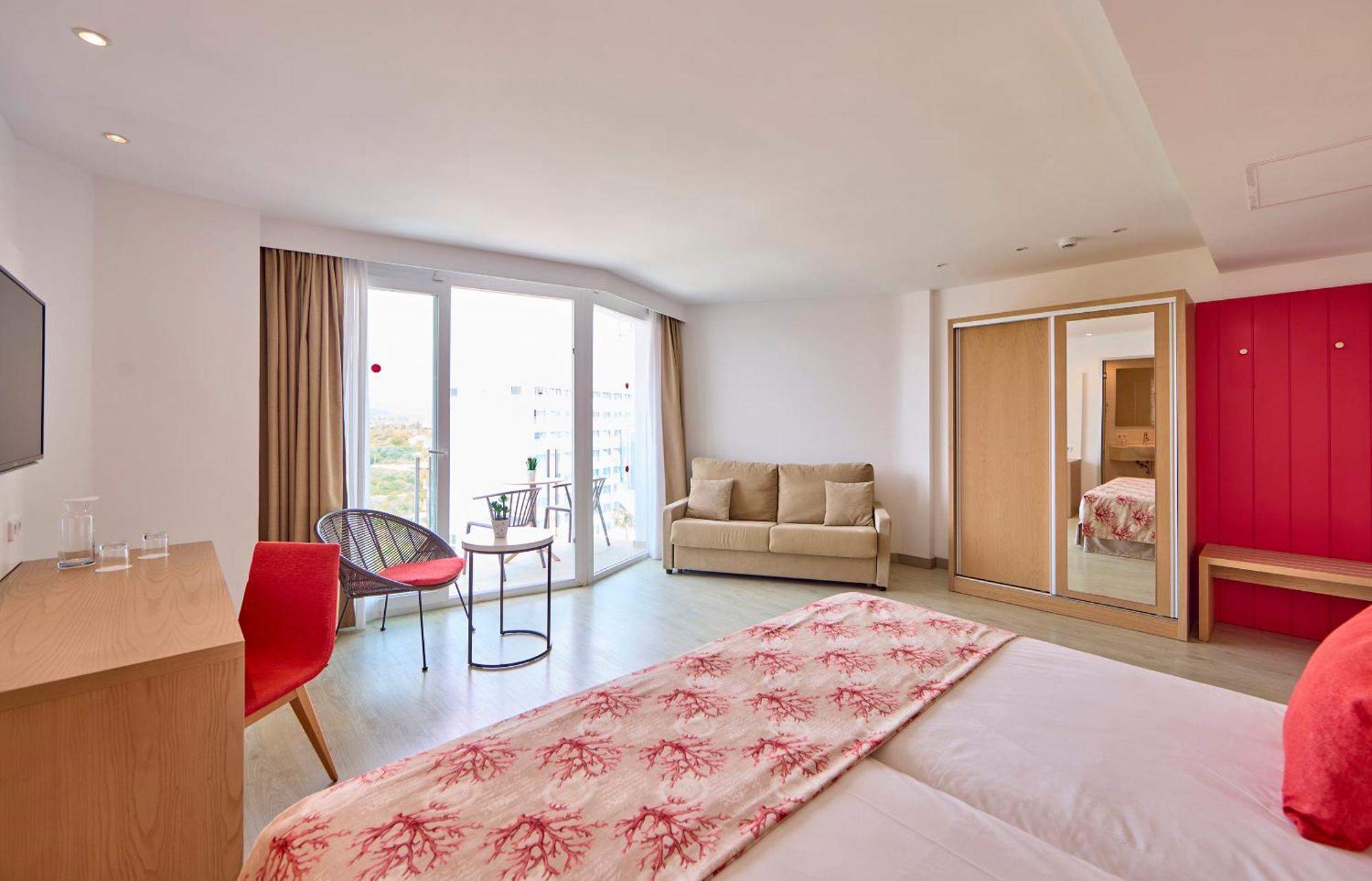 Universal Hotel Perla S'Illot  Esterno foto