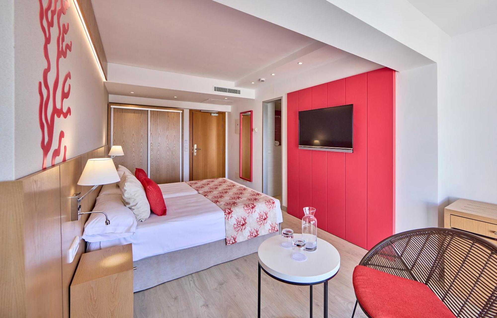 Universal Hotel Perla S'Illot  Esterno foto