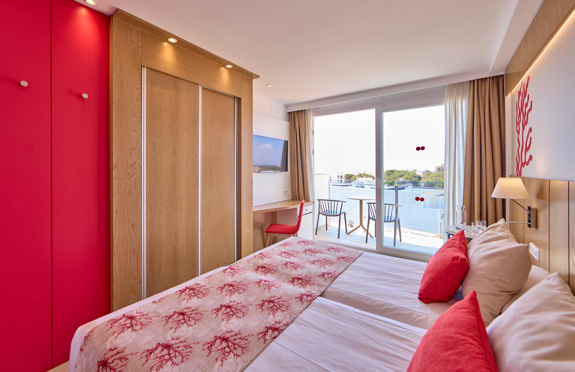 Universal Hotel Perla S'Illot  Esterno foto
