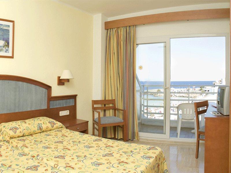 Universal Hotel Perla S'Illot  Esterno foto